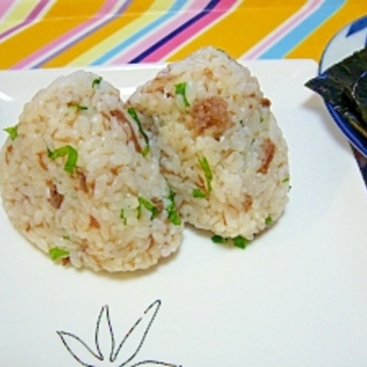 手作りコンビーフと大葉のおにぎり レシピ 作り方 By みつやん0211 楽天レシピ 手作りコンビーフと大葉のおにぎり レシピ 作り方 By みつやん0211 楽天レシピ